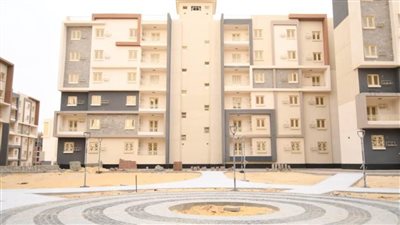 وزير الإسكان يتفقد الطرق ومشروع الإسكان المتوسط بحدائق أكتوبر