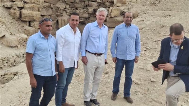 ملك بلجيكا يقوم بجولة