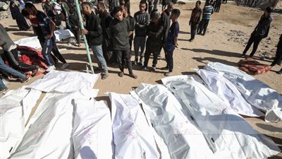 الاحتلال يُسلّم 15 جثمانًا شهيدًا من قطاع غزة