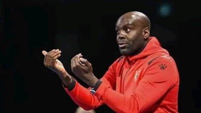 ديفيد ديفيز تابع مباراة الزمالك وسموحة من المدرجات في نصف نهائي سوبر اليد