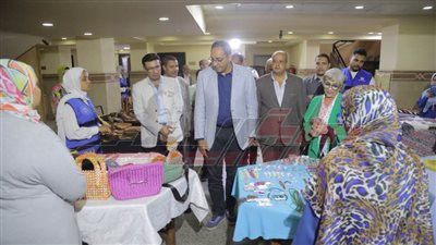 احتفالية فنية بفعاليات مهرجان الحرف التراثية بقنا