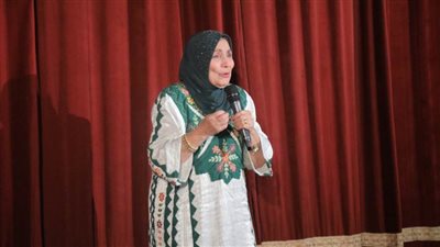 فاطمة عيد تُحيي افتتاح مهرجان قنا للفنون والحرف التراثية بمعبد دندرة