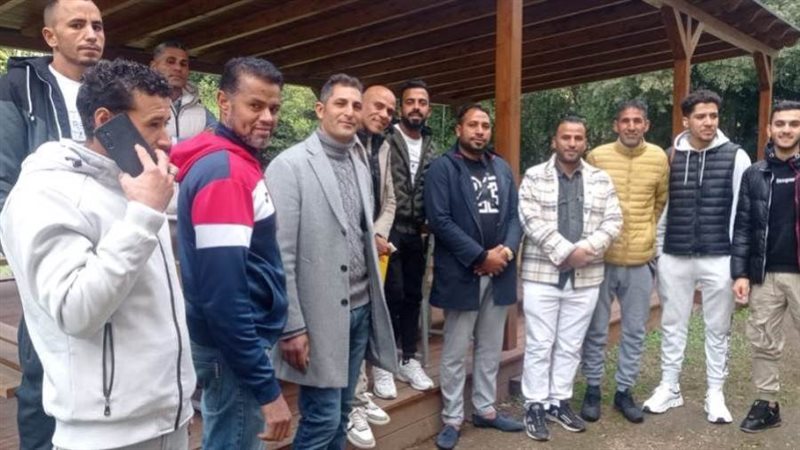 توافد المصريين على