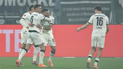 جلادباخ يسحق كولن في الدوري الألماني