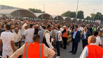 بالصور| طوابير من أجل مصر.. إقبال غير مسبوق للمصريين بالكويت في انتخابات مجلس النواب