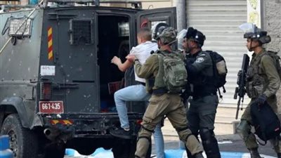 الاحتلال الإسرائيلي يقتحم قرية أم صفا برام الله ويحتجز شبانا