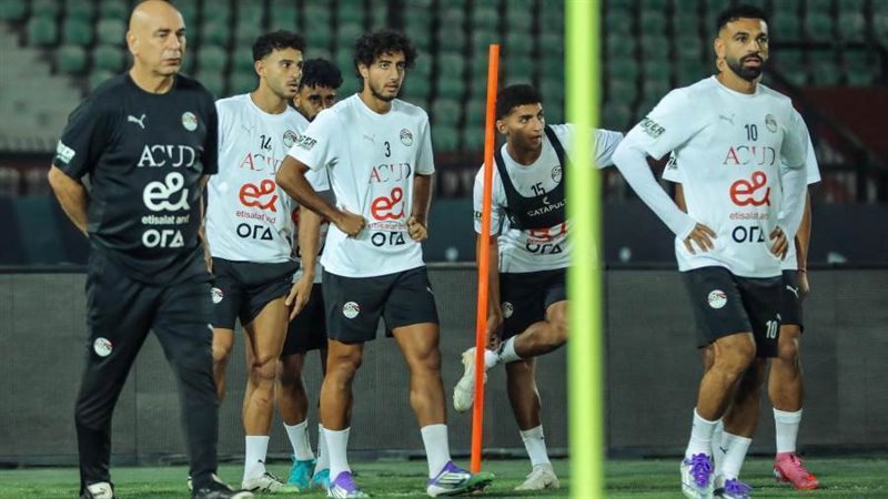 حسام حسن يتابع تدريبات