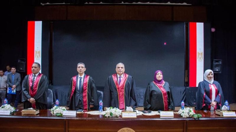 رئيس جامعة طنطا خلال