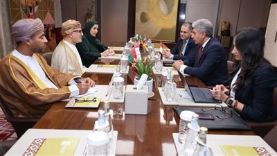 شريف فتحي يلتقي وزير السياحة والتراث العماني