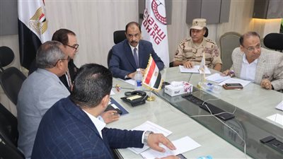 غرفة العمليات الرئيسية بسوهاج تتابع سير انتخابات مجلس النواب