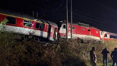 إصابة عشرات الركاب في حادث تصادم قطارين بـ 