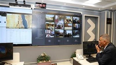 محافظ أسوان يتابع انتظام التصويت بجميع اللجان الانتخابية