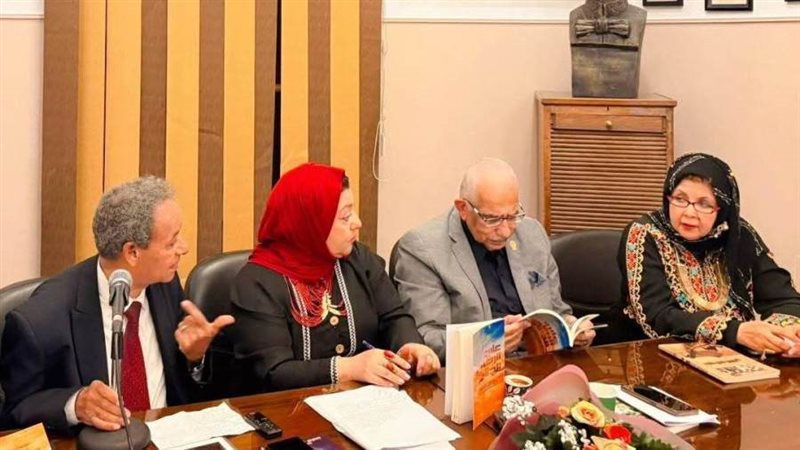 جانب من الندوه