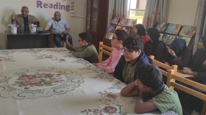 جانب من الندوه