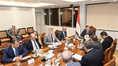 وزير الإسكان يتابع آخر مستجدات مشروعات 