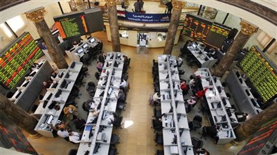 تراجع جماعي بمؤشرات البورصة المصرية عند الإغلاق