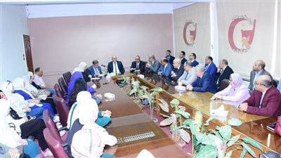 تمهيدًا لتجديد الاعتماد بكلية طب سوهاج للعام الثالث.. لجنة الهيئة القومية لضمان وجودة التعليم تنهي مراجعتها