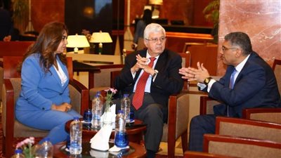 وزيرا التعليم العالي والتنمية المحلية ومحافظ الجيزة يشهدان احتفالية انضمام الجيزة لشبكة 