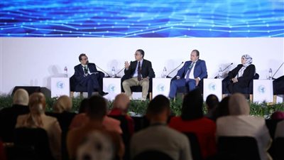 مقومات مصر التنافسية في خدمات السياحة الصحية بمؤتمر السكان والصحة والتنمية