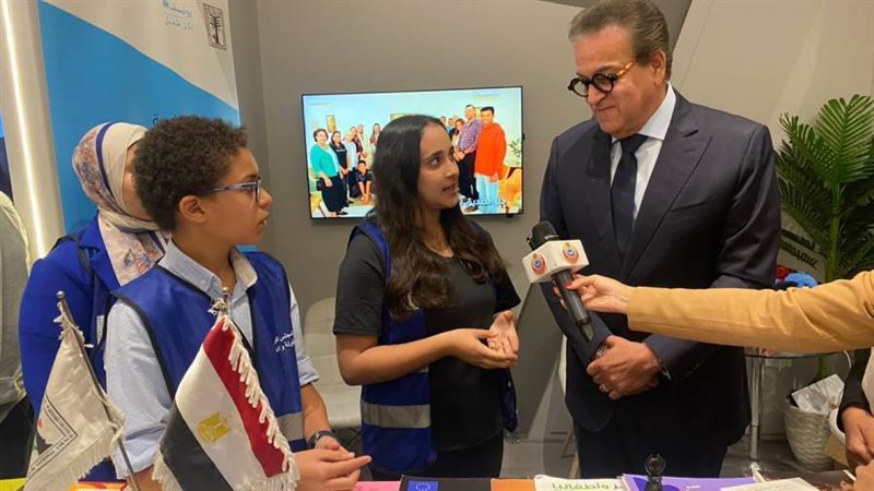 وزير الصحة خلال زيارته