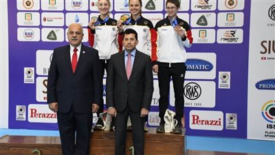وزير الرياضة يتوج أبطال مصر في بطولة العالم للرماية 2025