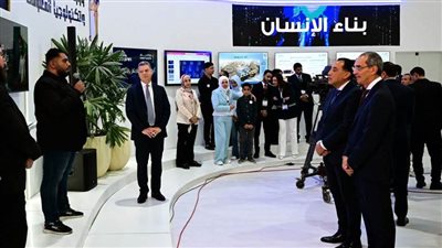 رئيس الوزراء يناقش عددًا من خريجي مبادرات وزارة الاتصالات وأصحاب الشركات الناشئة حول مشروعاتهم