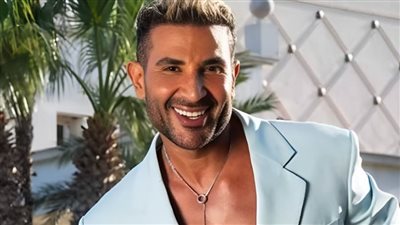 أول ظهور للنجم أحمد سعد من المستشفى بعد الحادث المروع