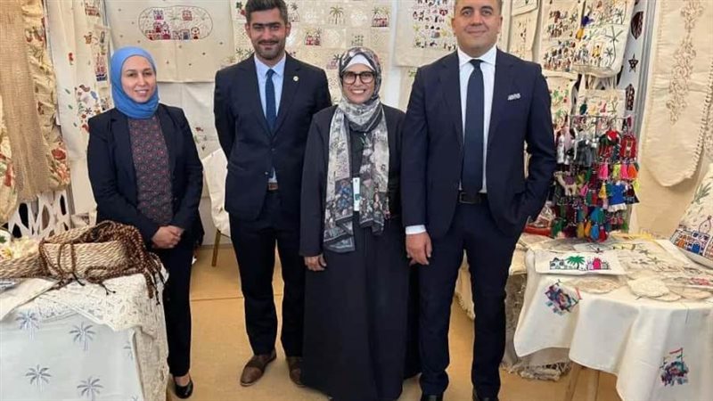 خلال معرض الحرف التقليدية