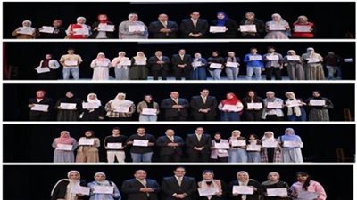 جامعة القاهرة تكرم المشاركين في برنامج تنمية المهارات القيادية لطلاب 