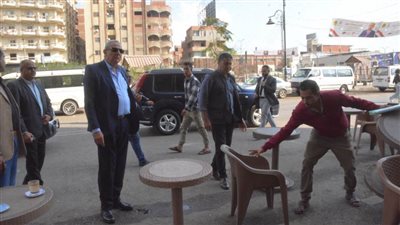  بسبب الإشغالات.. محافظ الغربية يحذر أصحاب الكافيهات والمقاهى بطنطا