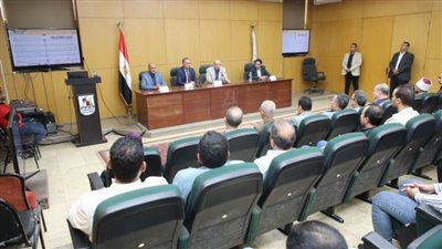 محافظ بني سويف يشهد ندوة مكافحة الفساد ويثني على الرقابة الإدارية