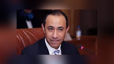 «الأعلى للإعلام» يستدعي مسؤولي حسابات بسمة وهبة وياسمين الخطيب وأبوالمعاطي زكي