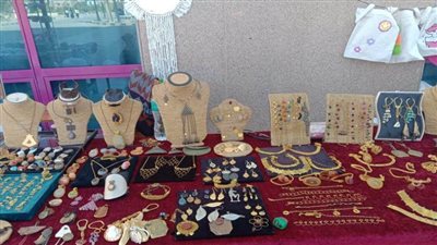 محافظ الجيزة يتابع فعاليات معرض الحرف اليدوية