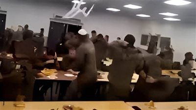 شجار عنيف بين جنود من 