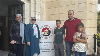 المصريون في البحرين يتوافدون الإدلاء بأصواتهم في أول أيام تصويت الخارج لانتخابات النواب 2025