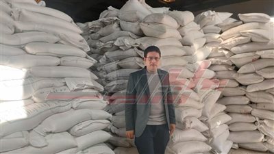 ضبط أمين مخزن استولى على 44 طن سكر تمويني بكفر الشيخ