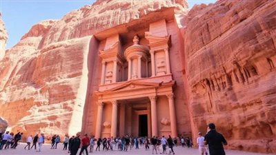العرب يتصدرون الإنفاق السياحي في الأردن بـ2.2 مليار دينار خلال 10 أشهر