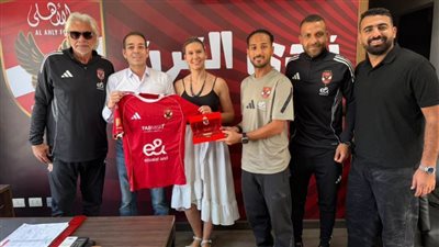 وليد سليمان يستقبل مدير معهد برشلونة في الأهلي 