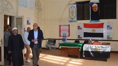 بالصور.. محافظ الغربية يتفقد 20 لجنة في طنطا استعدادًا لانتخابات النواب