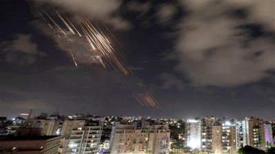 إعلام إسرائيلي: المنظومات الدفاعية الصاروخية وضعت على أهبة الاستعداد عقب 
