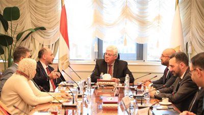  عاشور يجتمع بوفد “أسترازينيكا” لتعزيز التعاون في تشخيص الأمراض النادرة