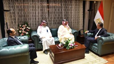 وزير الصحة يبحث مع هيئة التخصصات الصحية السعودية تعزيز التعاون في التعليم الطبي