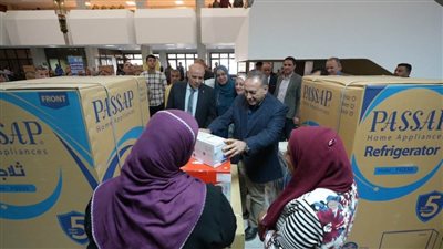 محافظ أسيوط يقدم أجهزة عرائس لـ50 فتاة من الأولى بالرعاية ويؤكد: مبادرة إنسانية تعزز التكافل الاجتماعي