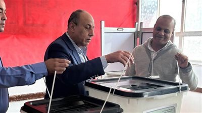 رئيس حزب حماة الوطن يدلي بصوته في انتخابات مجلس النواب 2025