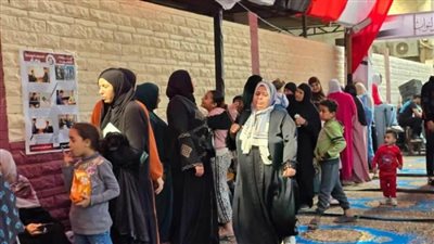 توافد كثيف للمواطنين على لجان الدرب الأحمر بالقاهرة  