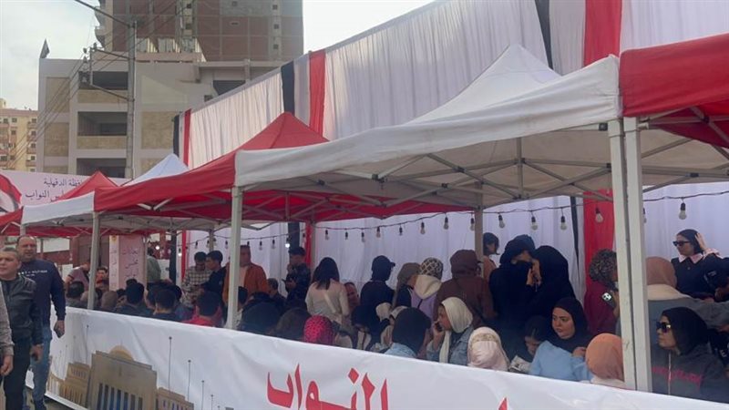 توافد المواطنين