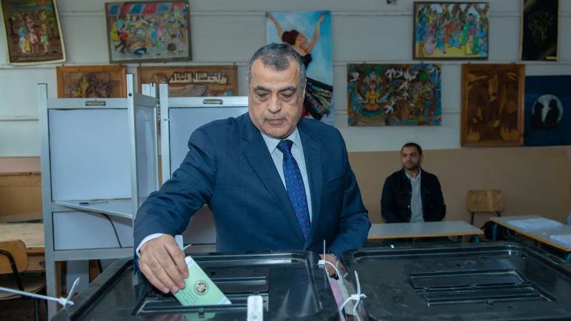 وزير الإنتاج الحربي