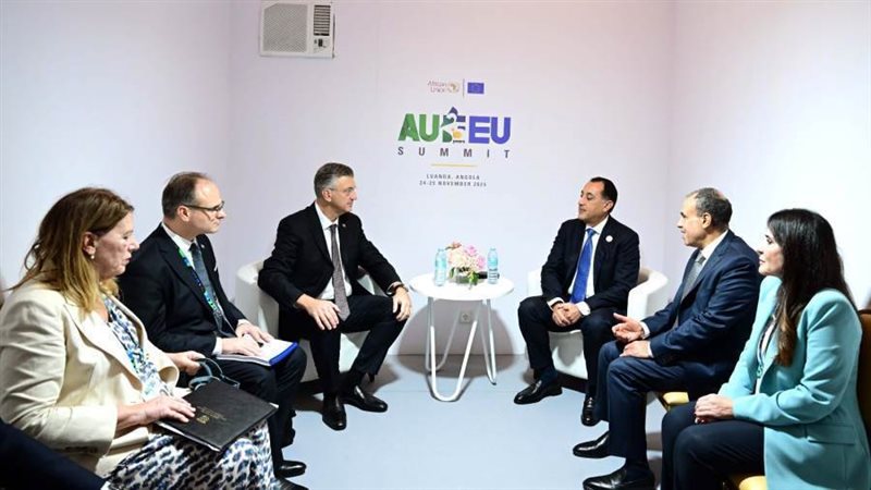 رئيس الوزراء مع رئيس