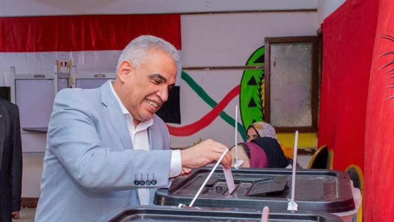 رئيس جامعة طنطا يدلى