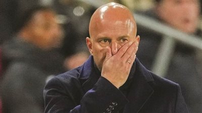 مدرب ليفربول يعترف بأزمة دفاعية حادة قبل مواجهة آيندهوفن